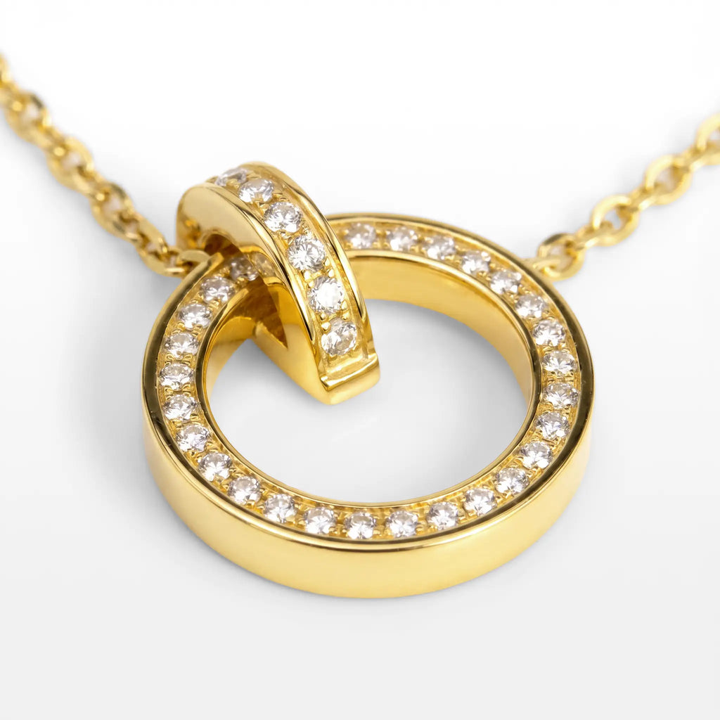COLAR GLOW CORRENTE CADEADA 1,5MM PENDENTE REDONDO VAZADO COM CRISTAIS
