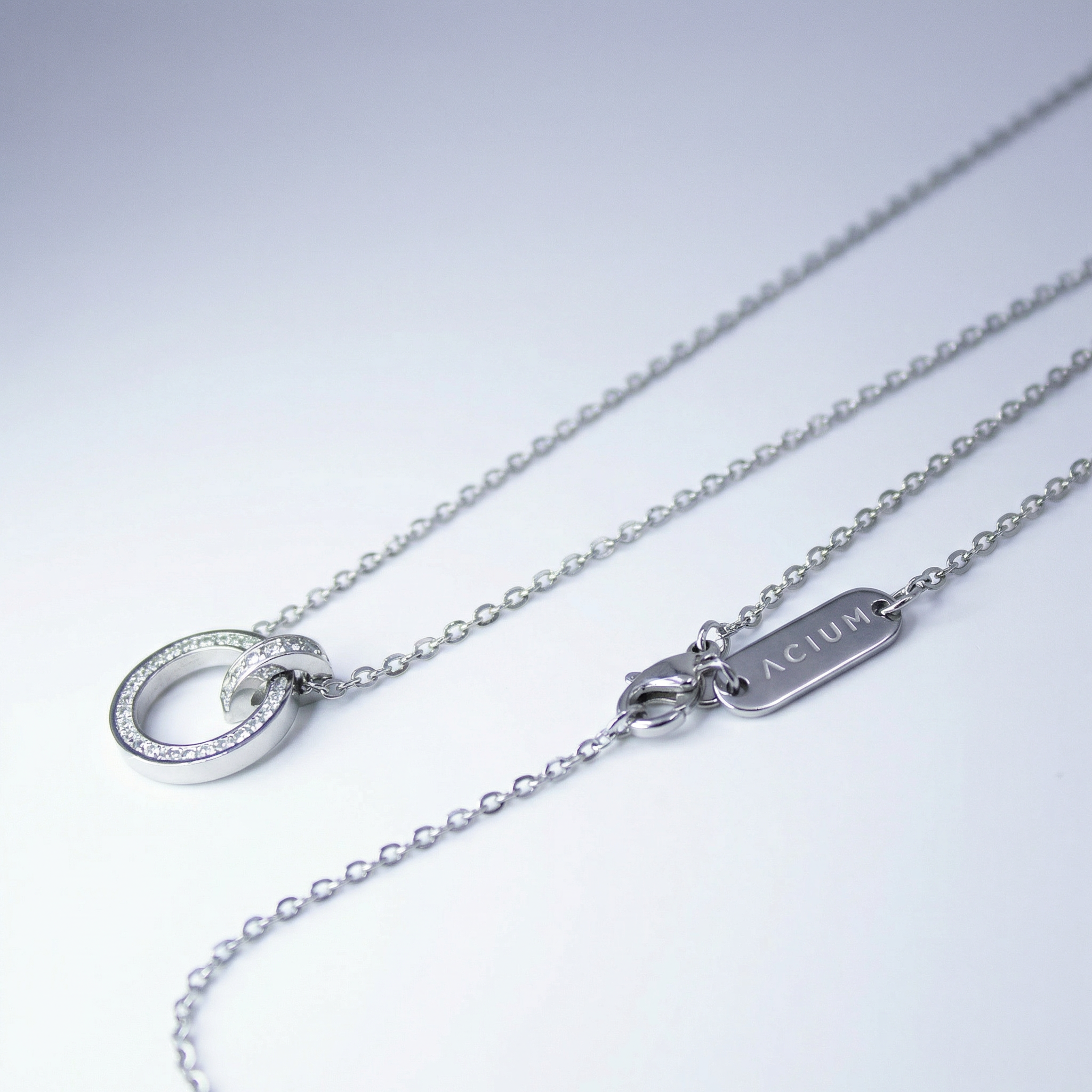 Colar Glow Pendente Redondo com Cristais