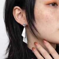 Brinco Modern Woman