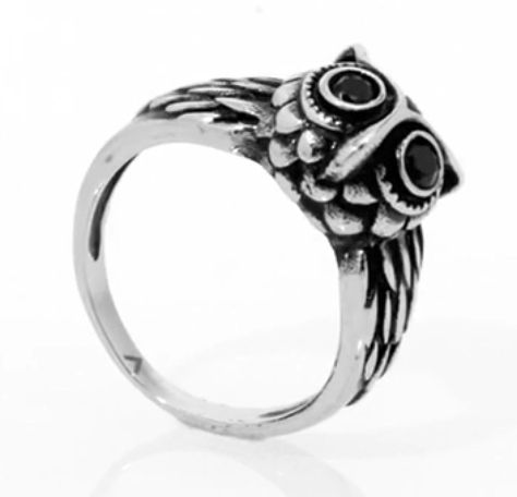 anel dark polido coruja com zircônias pretas acium